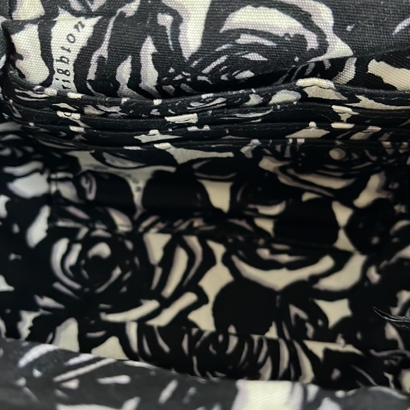 Brighton Patent Embossed Purse with removable chain. - Picture 8 of 16